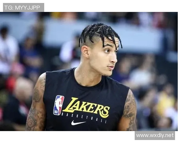 凯尔库兹马在训练营中展现专注态度拒绝随意出手的决心与努力