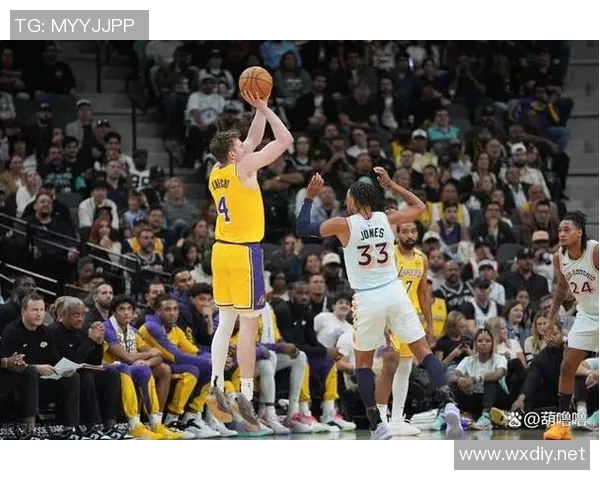 文班亚马23+8 马刺客场大胜湖人