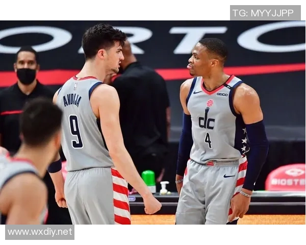 偏向虎山行！阿夫迪亚上篮面对两人防守扳平比分